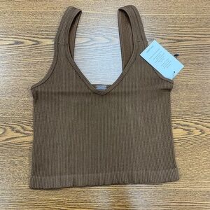 Love Poem Set of 4 Ribbed Seamless Crop Tank Top - M/L - NWT